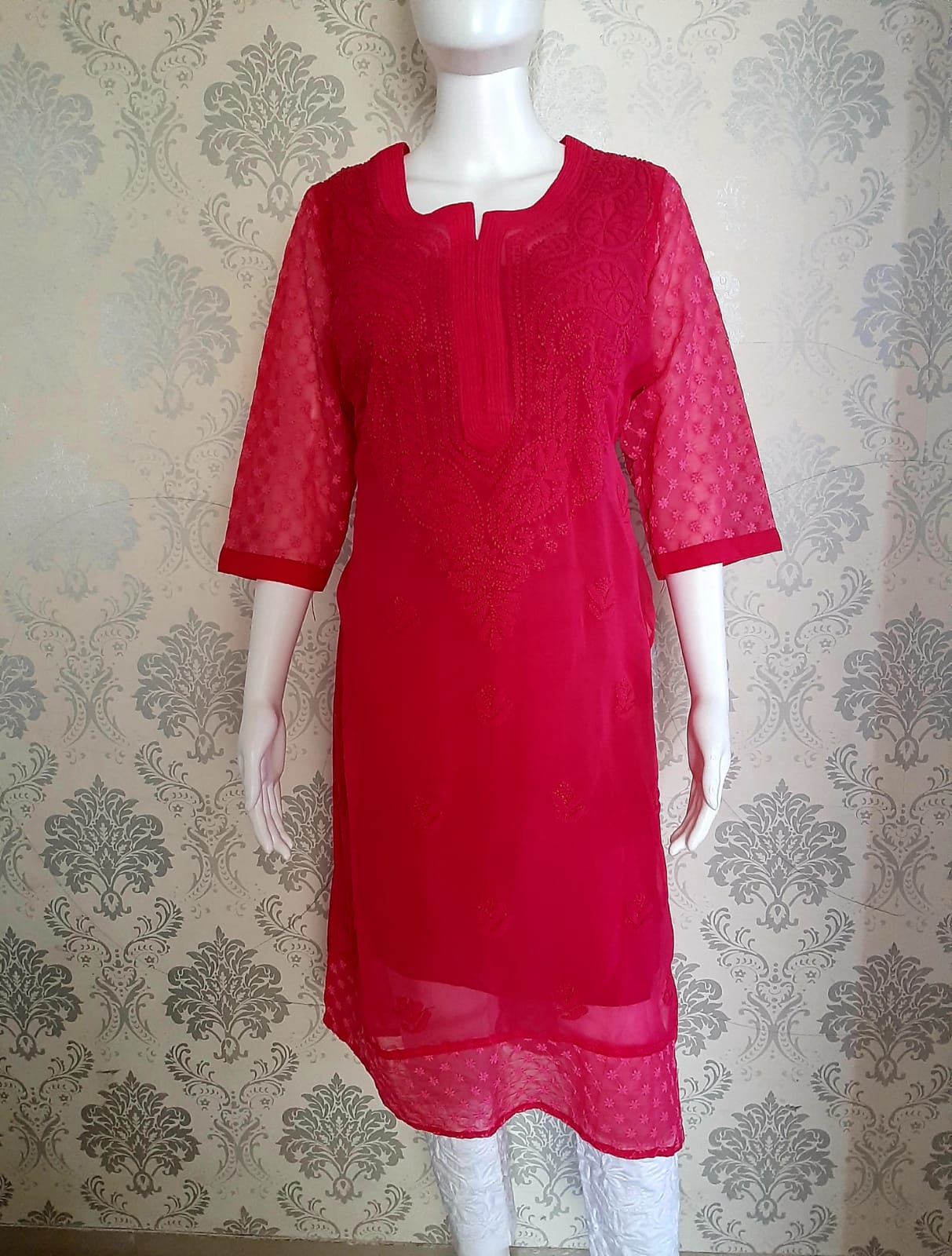 Havoka Georgette Tone-to-Tone Chikankari Kurti With Inner