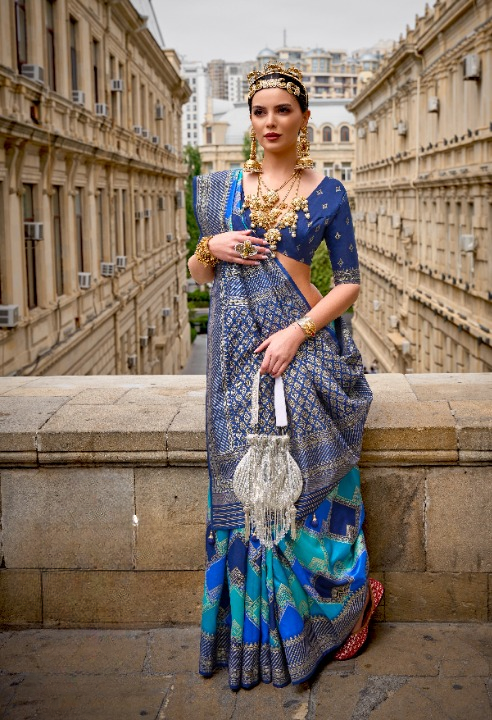 Banarasi Silk Saree With Blue Diamond Palettes