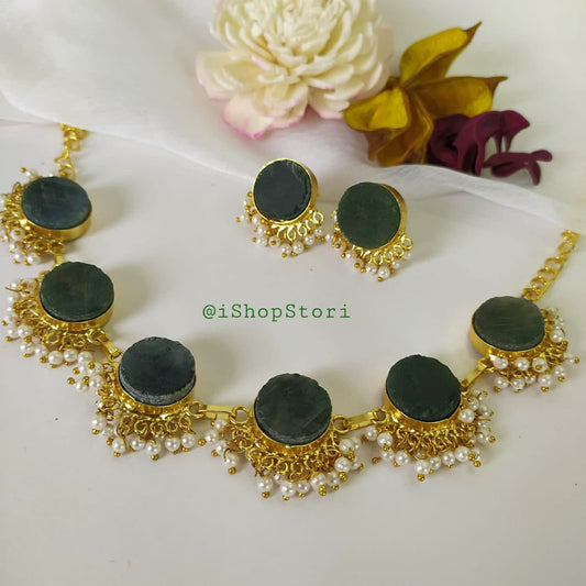 Gold pearl necklace with half pearls and labradorite stones.