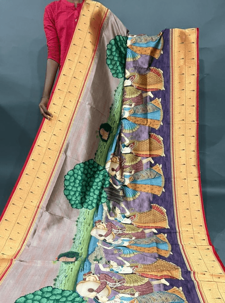 Light Mauve Pure Dupion Silk Saree With Madhubani Prints & Paithani Muniya Border