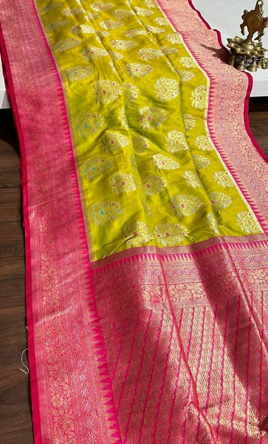 Bright Mehendi Green Pure Banarasi Silk Saree