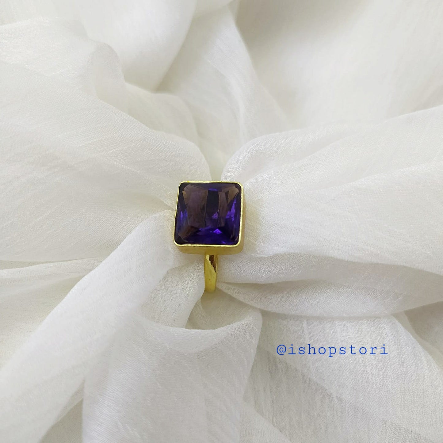 Avani Square Single Stone Glossy Finger Ring