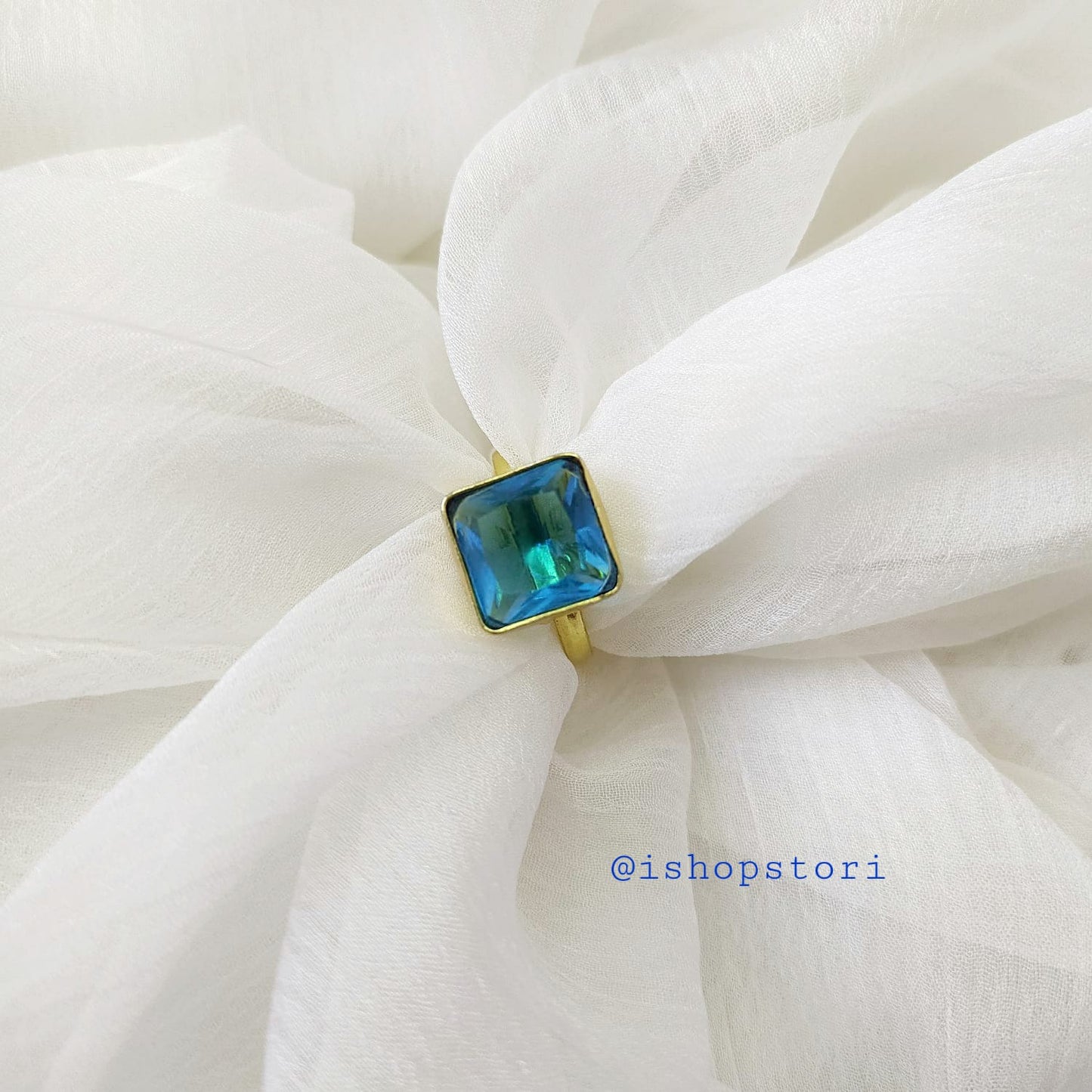 Avani Square Single Stone Glossy Finger Ring