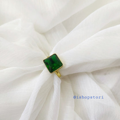 Avani Square Single Stone Glossy Finger Ring
