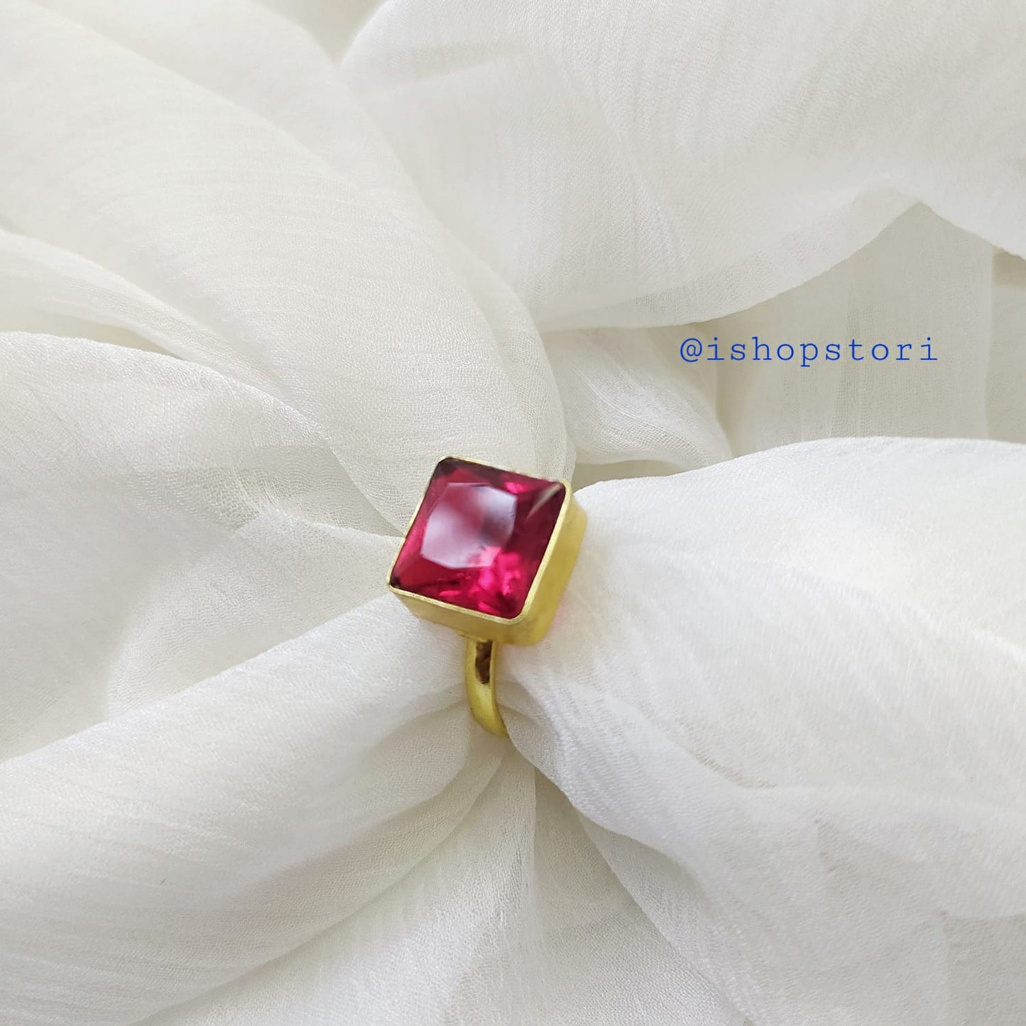 Avani Square Single Stone Glossy Finger Ring