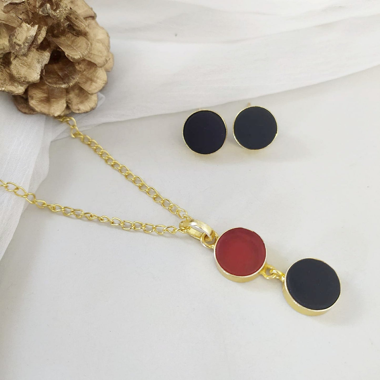 Shirley Raw Stone Necklace & Earrings Combo Set