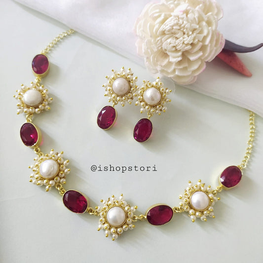 Kairaa Glossy Stone & Fresh Water Pearls Necklace Set